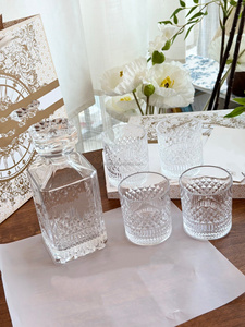 Ensemble de carafe à whisky européenne avec bouchon en verre et verres à vin gravés - Product Image 4