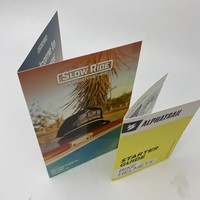 Brochure publicitaire pliée en trois, personnalisée, à prix de gros, avec reliure agrafée, imperméable, durable, laminée mate