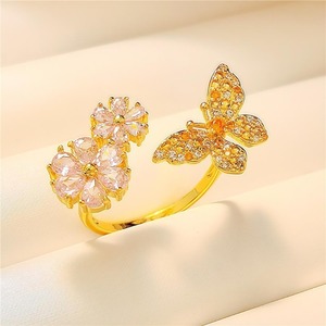 Anello alla moda a forma di farfalla e fiore, elegante gioiello bicolore, adatto per l'uso quotidiano da parte delle donne - Product Image 2