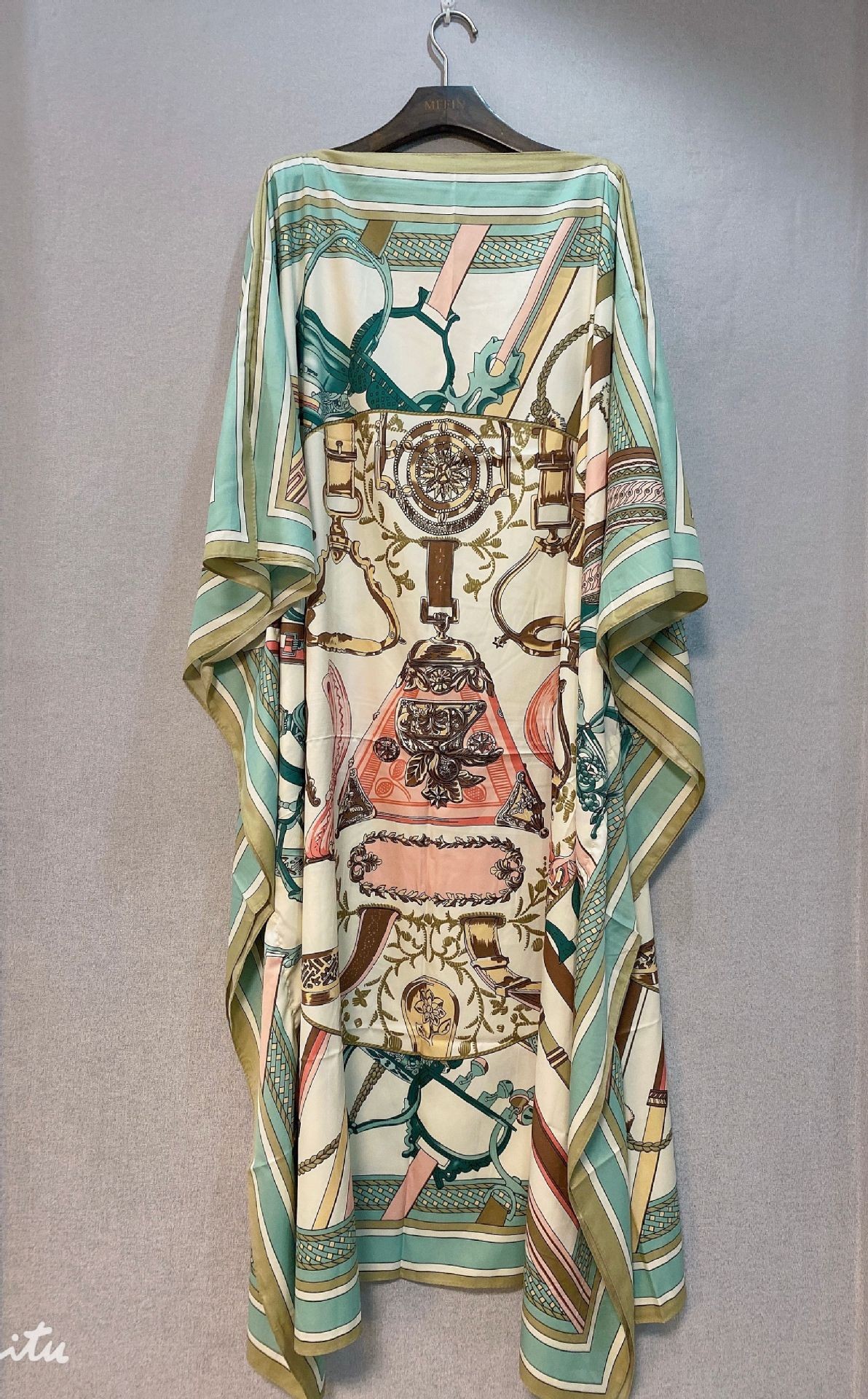 -6 ผลไม้ สีเขียว สีฟ้าอ่อน