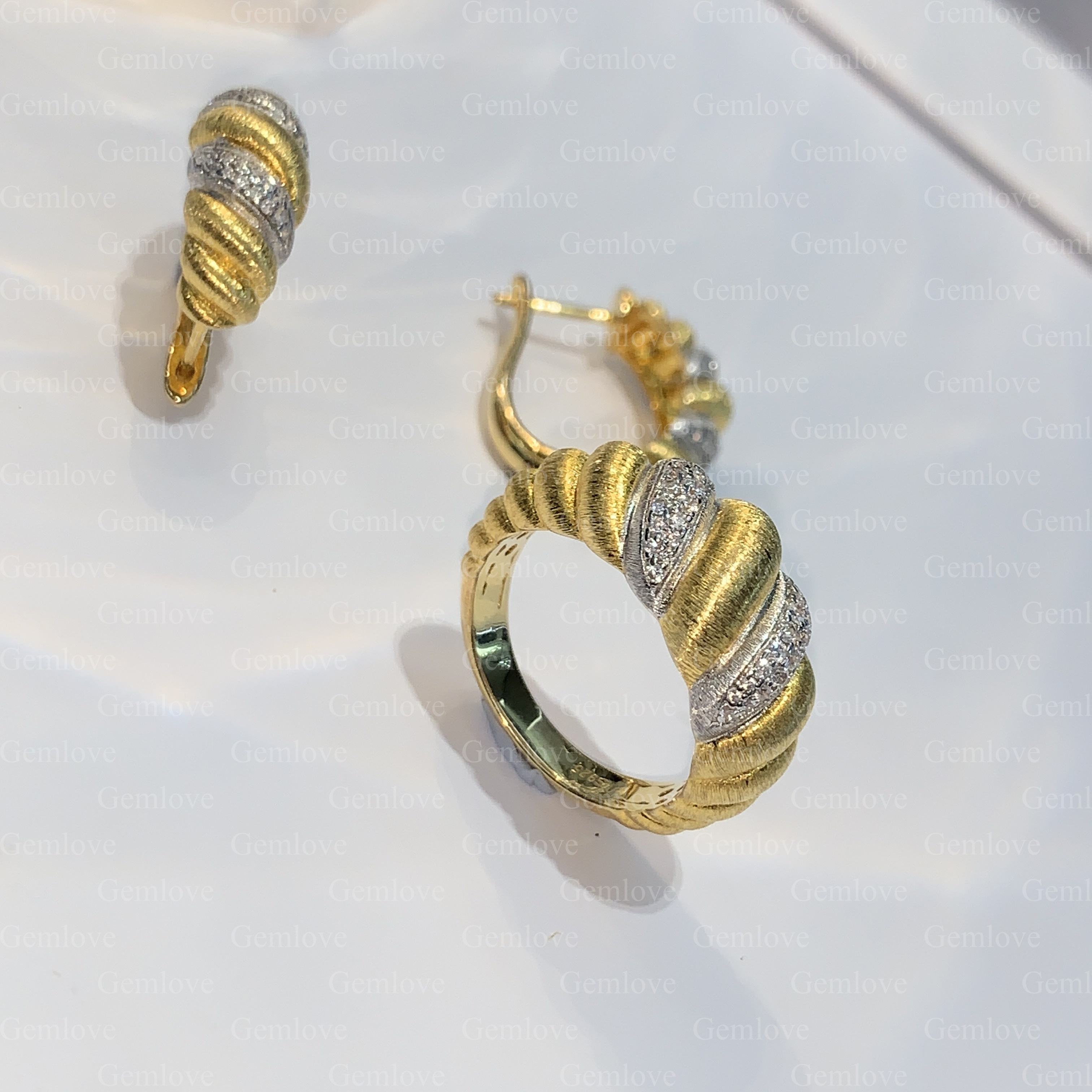 สีเหลือง