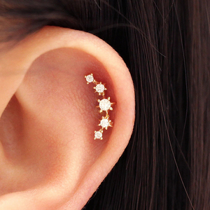 Boucles d'oreilles percées ROXI S925 en argent sterling, style INS, étoile à huit branches simple avec diamants sertis - Product Image 5