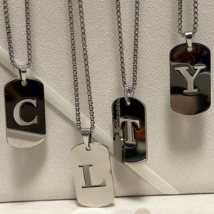Nuovo Ciondolo Creativo di Alta Qualità con 26 Lettere dell'Alfabeto Inglese, Charm in Acciaio Inossidabile, Accessorio per Gioielli e Collane - Product Image 3