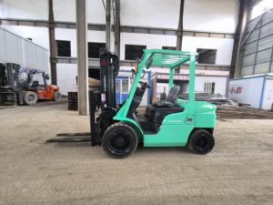 Chariot élévateur d'occasion original Mitsubishi 3T Chariot élévateur FD30 avec support de pièces de rechange diesel de haute qualité à vendre - Product Image 2