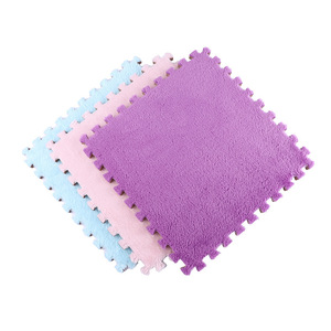 Tapis de sol en peluche douce pour chambre d'enfant, design puzzle carré, matériau XPE, tapis de jeu rembourré, couleurs personnalisées, nettoyage facile. - Product Image 4