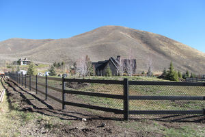 Bjun 3 قضبان <span class=keywords><strong>PVC</strong></span> البلاستيك الفينيل في الهواء الطلق مزرعة الحصان المبارزة الصين الصانع بالجملة اللون الأسود - Product Image 4