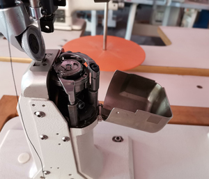 Ordinateur PU Chaussures En Cuir Post Lit <strong>Machine</strong> a <strong>Coudre</strong> a Aiguille Unique Alimentation <strong>Machine</strong> a <strong>Coudre</strong> Industrielle - Product Image 5