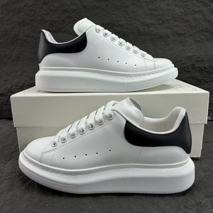 أحذية بتصميم فاخر للرجال والنساء عالية الجودة لرياضة التزلج ، أحذية مكتنزة جيدة التهوية للبيع بالجملة - Product Image 1