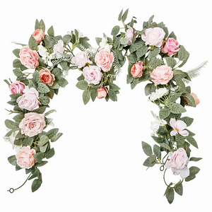 Guirlande de roses artificielles, feuilles roses, blanches et vertes, décorations de table et de chaises de mariage, style rotin 20233 - Product Image 1