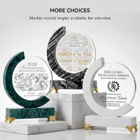 Trophée Rond Personnalisé en Cristal avec Socle en Bois, Plaque en Verre Gravée Écologique pour la Reconnaissance et les Récompenses Corporatives