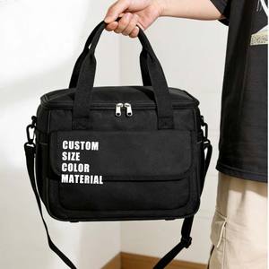 Borsa Termica Personalizzabile per Pranzo, Ufficio, Picnic, Spiaggia, con Tracolla Regolabile per Adulti - Product Image 1