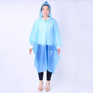 Poncho jetable imperméable en vinyle 52 x 80 pouces pour adultes, randonnée, voyage, taille universelle, léger, avec capuche - Product Image 4