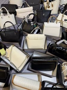 Sacs à main pour femmes, nouveaux sacs de créateurs de haute qualité, sacs de plage en toile à prix de gros, expédition aléatoire - Product Image 5