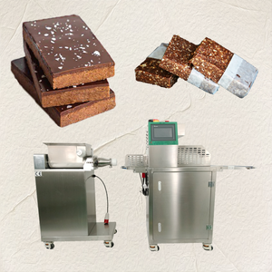 Machine à extruder et à couper les barres de dattes bon marché, petite machine à fabriquer des barres protéinées, machine à fabriquer et à emballer des barres énergétiques - Product Image 1