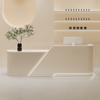 Petit comptoir de caisse en bois massif, moderne, minimaliste, écologique, durable, salon de beauté, magasin de vêtements, bureau peint, bureau de réception