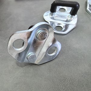 92178627 ตัวล็อคประตู ตัวป้องกันพิน คลิปยึดเหล็กเดี่ยวสำหรับ VT VX VY VU WH WK WL - Product Image 5