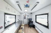 Camion médical multifonctionnel SHACMAN pour examen gynécologique, prélèvement d'échantillons, tests de laboratoire, diagnostic médical sur site