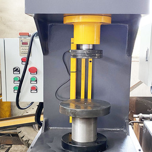 Presse hydraulique à bras unique de 20t/60t/100t/120t/160t/200t pour le tirage, l'emboutissage, le pliage, le bordage et la correction des matériaux - Product Image 5
