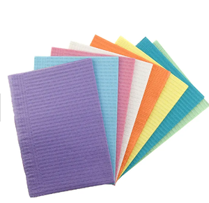 Per Poltrone Odontoiatriche e Rivestimenti per Vassoi in Cliniche e Ospedali: Salviette Dentali Monouso in Carta + Pellicola PE 33x45cm - Product Image 1