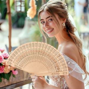 Abanico de mano plegable de madera grabado Popular para boda, cumpleaños, fiesta de bebé, regalos de decoración - Product Image 3