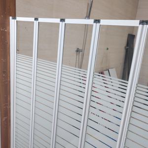 <span class=keywords><strong>Mampara</strong></span> de Ducha Contemporánea <span class=keywords><strong>con</strong></span> Bisagras para Bañera, Marco de Aleación de Aluminio Negro Mate y Vidrio Transparente para Apartamentos - Product Image 3