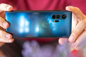 Téléphones mobiles d'occasion de haute qualité en gros pour <span class=keywords><strong>Motorola</strong></span> Edge Plus, téléphone portable d'origine 99 % neuf pour <span class=keywords><strong>Motorola</strong></span> Edge Plus - Product Image 4