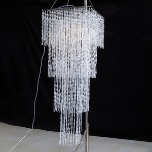 Luckygoods LDJ812 Lampadario in Acrilico con Perline, Decorazione per Matrimoni, Luce a Effetto Cristallo a Più Livelli per Sfondo Cerimonia - Product Image 2