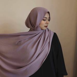 Vente en gros premium châle froissé en coton Hijab en mousseline de soie nouveau design personnalisé pour femmes musulmanes bandana ethnique respirant à la mode - Product Image 1