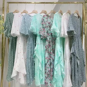 Balles de robes à fleurs douces jupes françaises vente en gros vêtements d'occasion en ballots robes de femmes d'occasion