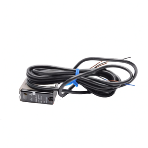 Module de contrôleur PLC E3S-CL1 Gold Seller avec pilote de serveur et communication Modbus, neuf et original, disponible immédiatement - Product Image 1