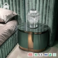 Ensemble de lit King Size de luxe en velours, tête de lit capitonnée bleu sarcelle avec LED, meubles sur mesure tout-en-un, table de chevet cannelée pour villa et hôtel
