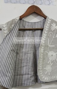 Gilet en velours chic floral : Sublimez votre style avec un confort luxueux – Veste sans manches en velours 100 % coton pour l'hiver et le printemps - Product Image 6