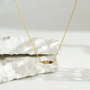 Nuova Tendenza Collana Personalizzata a Forma di Baccello con Pietra Portafortuna per Regalo di Compleanno Familiare per <span class=keywords><strong>Madri</strong></span> dalla Collezione di Ciondoli alla Moda - Product Image 3