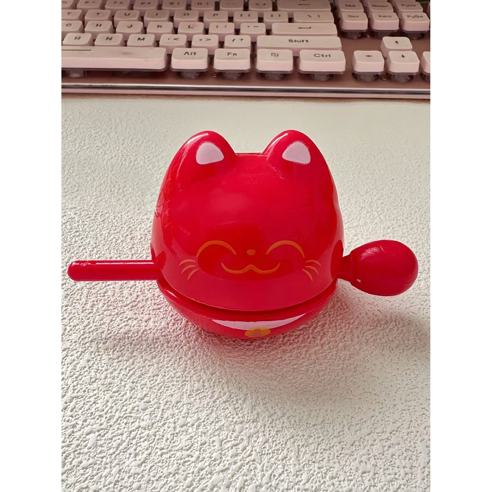 Red lucky cat