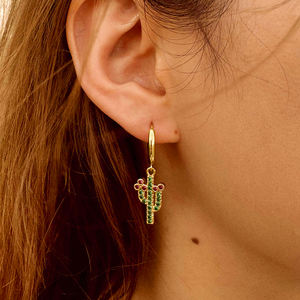 Pendientes de Aro con Diseño de Cactus y Circonitas Cúbicas en Oro de 18K para <span class=keywords><strong>Mujer</strong></span>, Lindos Pendientes de Aro con Circonitas Cúbicas Verdes y Rosas, Ideales para el Verano y las Vacaciones - Product Image 1