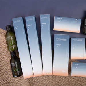 Kit d'Accueil Hôtelier : Mini Shampoing, Après-Shampoing, Gel Douche, Lait Corporel – Articles de Toilette Personnalisables avec Logo - Product Image 3