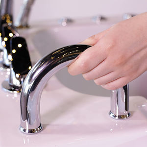 <span class=keywords><strong>Vasca</strong></span> da Bagno Idromassaggio Portatile <span class=keywords><strong>con</strong></span> Ruote Autoportante <span class=keywords><strong>per</strong></span> <span class=keywords><strong>Anziani</strong></span> Bianca Moderna Relax 1 Set Doccetta - Product Image 4