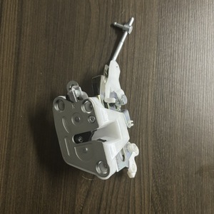 ชิ้นส่วนทดแทนล็อคประตูด้านหลังขวา Daewoo รุ่น 82301A62D04-000 - Product Image 3