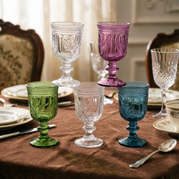 Verres à boire en verre coloré de style européen, pressés à la machine, gravés et sculptés, pour les fêtes nuptiales