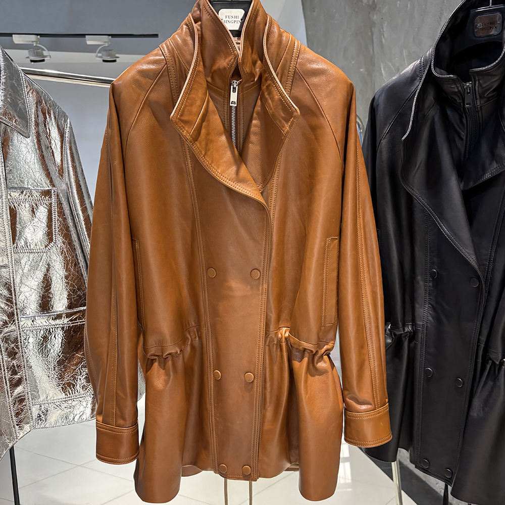 สีน้ำตาล