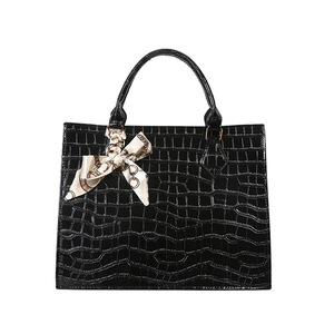 Sac fourre-tout à motif crocodile avec boucle magnétique, grande capacité, pour femme, usage quotidien, printemps 2025 - Product Image 5