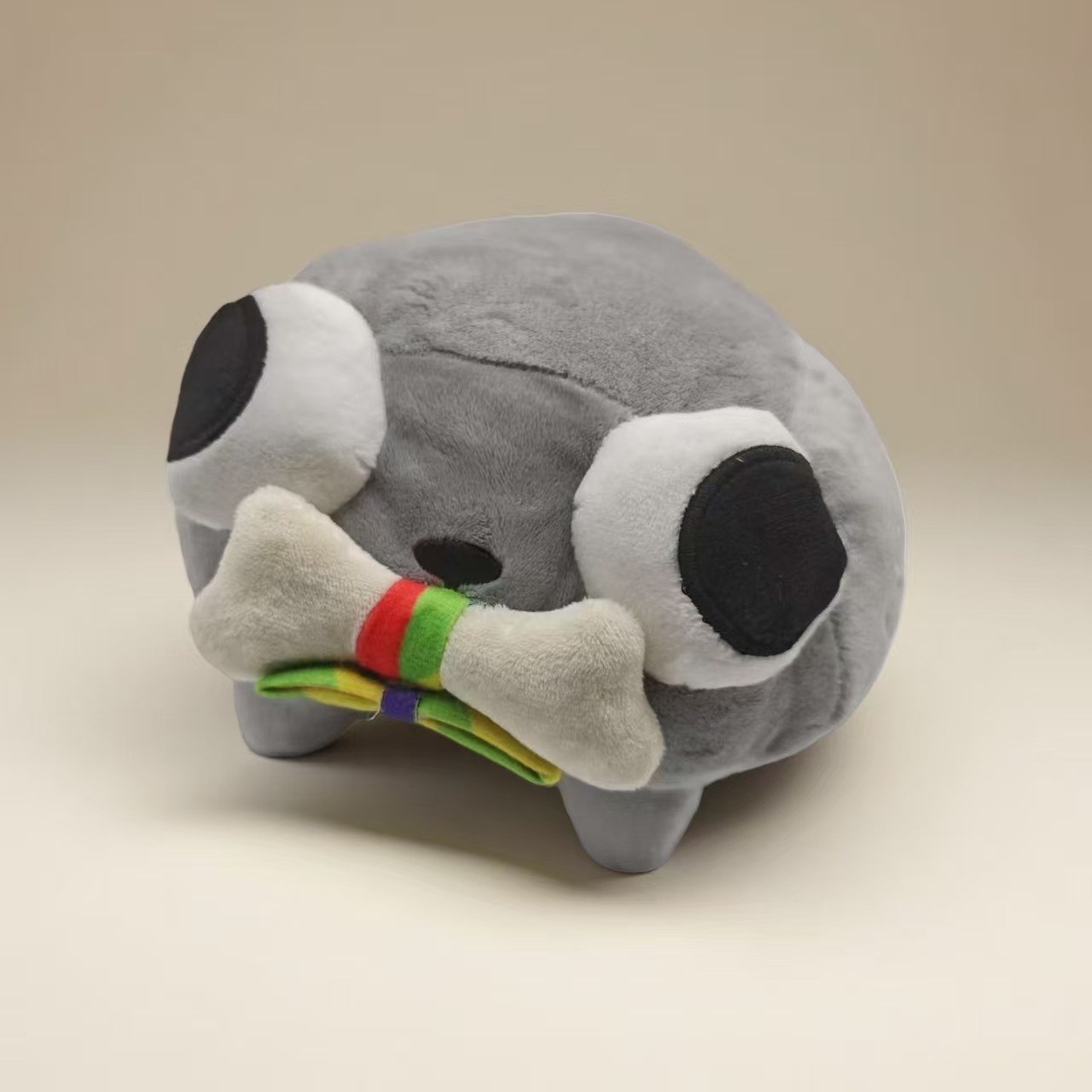 Magnetic grey bench with large eyes, 18cm in length
