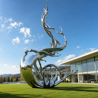Sculpture moderne d'extérieur en acier inoxydable poli effet miroir, motif abstrait éclaboussures d'eau, tailles et couleurs personnalisables pour aménagement paysager de jardin