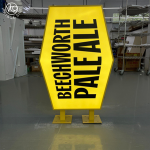Letrero Luminoso LED Hexagonal Amarillo Personalizado con Texto Negro para la Señalización del Bar Beechworth Pale <span class=keywords><strong>Ale</strong></span> - Product Image 1