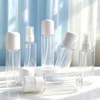 Flacon pulvérisateur transparent en PET de 100-150 ml avec double capuchon blanc pour emballage de toner et produits de soin