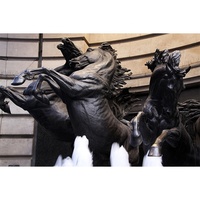 Jardin extérieur personnalisé grande fontaine en pierre sculptée coulée sculpture de cheval en laiton statues d'animaux en bronze noir grandeur nature à vendre