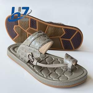 Meilleures ventes de pantoufles en PU pour garçons à fond souple Design cool antidérapant résistant à l'usure pour enfants Usine directe transfrontalière AliExpress - Product Image 3