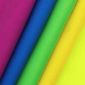 Tissu Oxford 100% polyester enduit PU imperméable 420D 600D 900D 1200D 1680D pour bagages, tentes, housses de voiture, imperméables et vêtements - Product Image 1