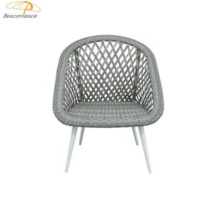 Ensemble de deux chaises et tables en rotin pour restaurant et café - Product Image 3