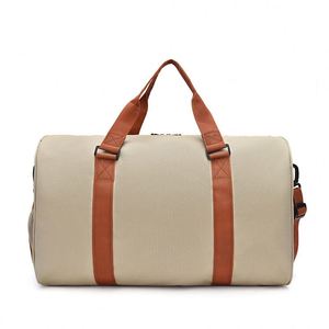 Sac de voyage personnalisé avec logo, sac de sport durable à fermeture éclair, grand sac design avec fonction imperméable pour une utilisation en extérieur - Product Image 3